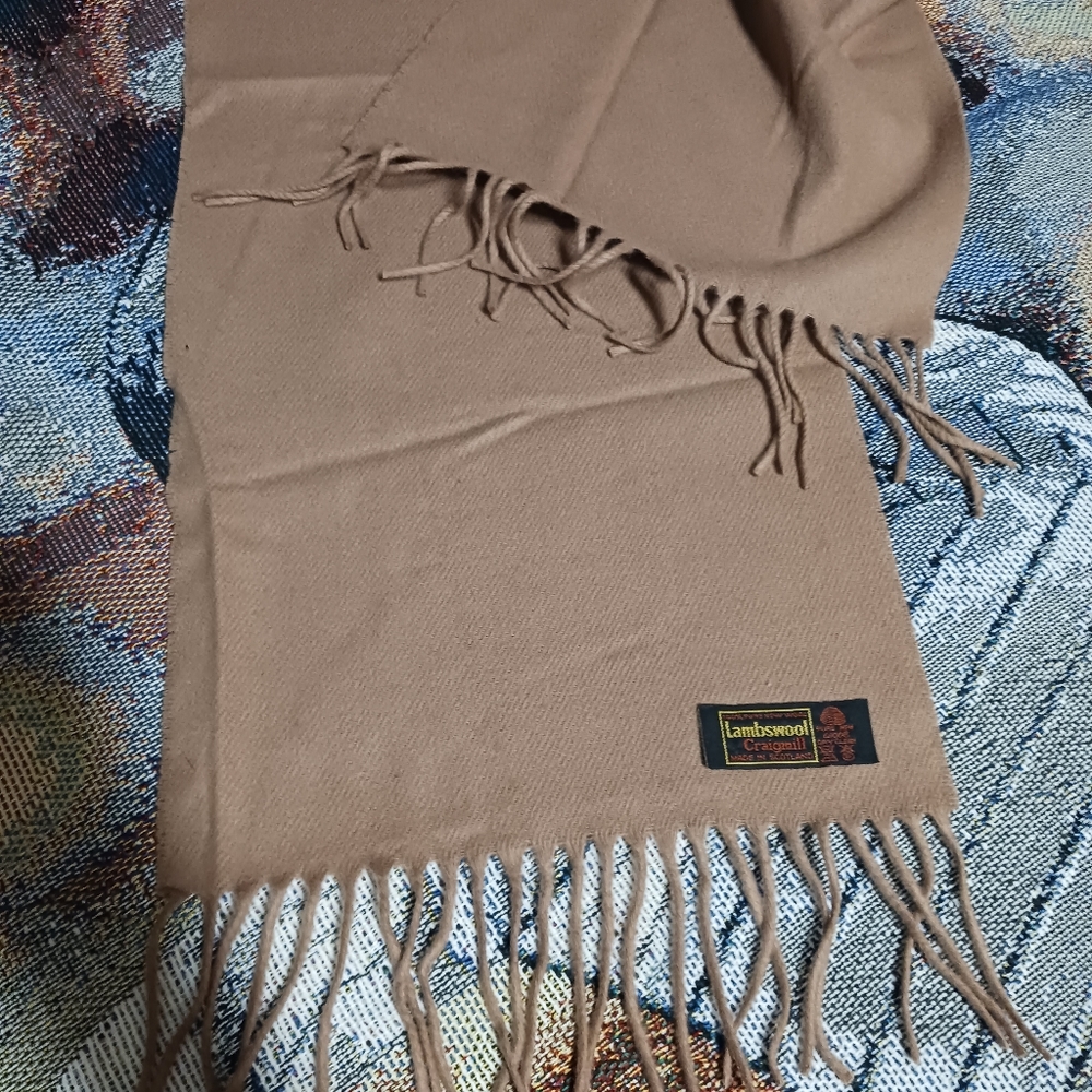Craigmill Scarf - Picture 3 of 4